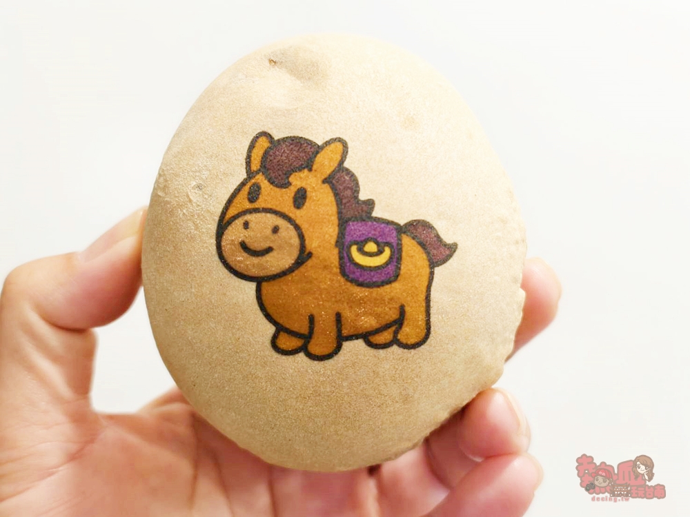 【台南伴手禮】舊來發餅舖推出馬年椪餅禮盒,超可愛Q版馬兒圖騰,讓你馬上有錢~ 【台南伴手禮】舊來發餅舖推出馬年椪餅禮盒,超可愛Q版馬兒圖騰,讓你馬上有錢~