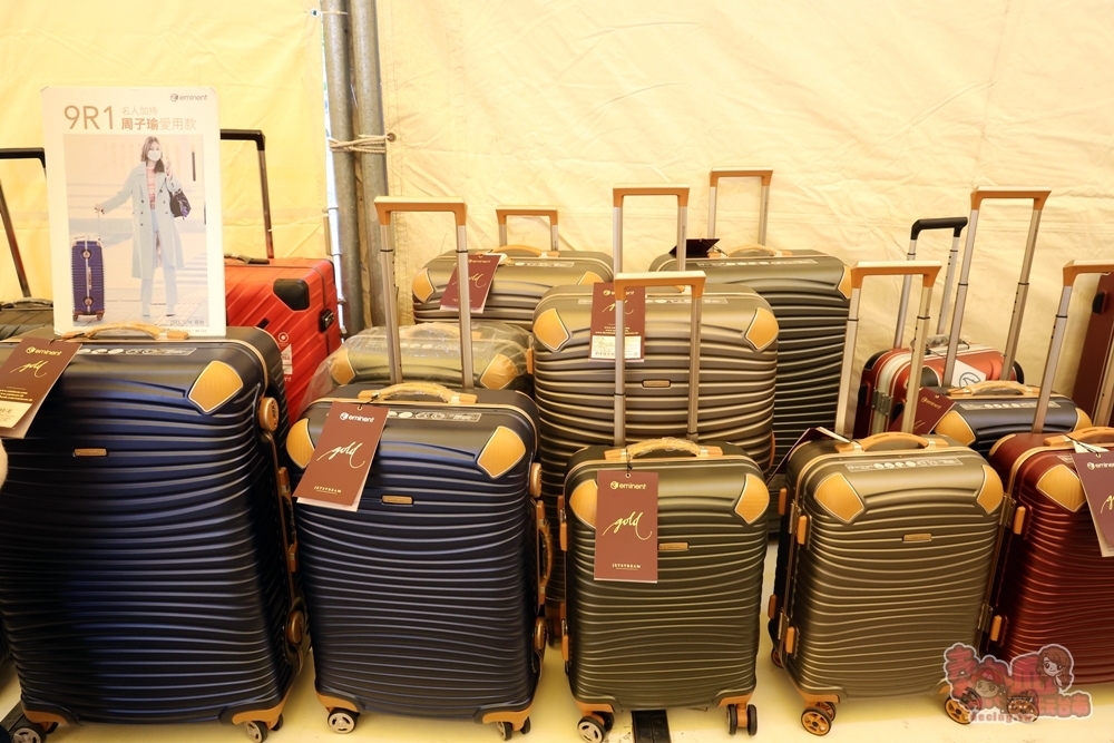 【台南活動】萬國通路行李箱特賣會X冬日野營夢幻嘉年華:太空人現身送氣球、旋轉木馬+雪花秀,假日限定登場~ 【台南活動】萬國通路行李箱特賣會X冬日野營夢幻嘉年華:太空人現身送氣球、旋轉木馬+雪花秀,假日限定登場~