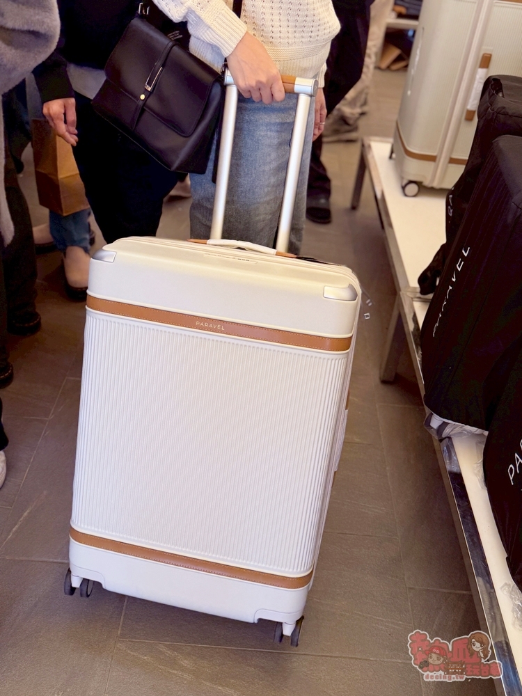 【台南活動】萬國通路行李箱特賣會X冬日野營夢幻嘉年華:太空人現身送氣球、旋轉木馬+雪花秀,假日限定登場~ 【台南活動】萬國通路行李箱特賣會X冬日野營夢幻嘉年華:太空人現身送氣球、旋轉木馬+雪花秀,假日限定登場~