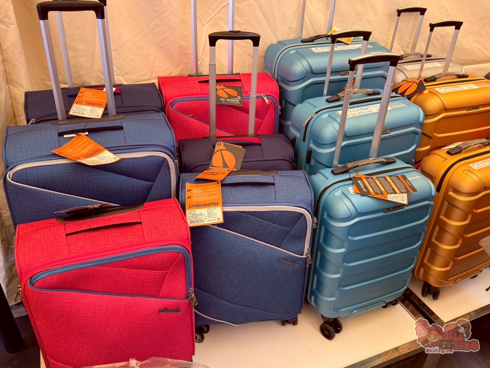 【台南活動】萬國通路行李箱特賣會X冬日野營夢幻嘉年華:太空人現身送氣球、旋轉木馬+雪花秀,假日限定登場~ 【台南活動】萬國通路行李箱特賣會X冬日野營夢幻嘉年華:太空人現身送氣球、旋轉木馬+雪花秀,假日限定登場~