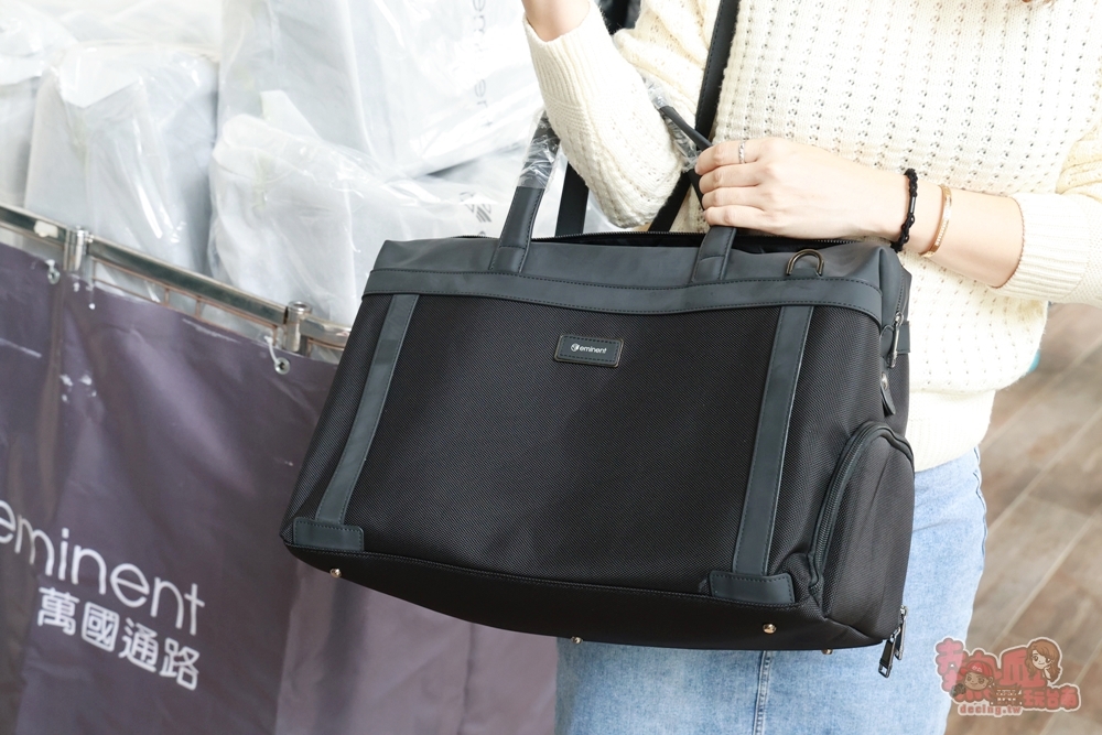 【台南活動】萬國通路行李箱特賣會X冬日野營夢幻嘉年華:太空人現身送氣球、旋轉木馬+雪花秀,假日限定登場~ 【台南活動】萬國通路行李箱特賣會X冬日野營夢幻嘉年華:太空人現身送氣球、旋轉木馬+雪花秀,假日限定登場~