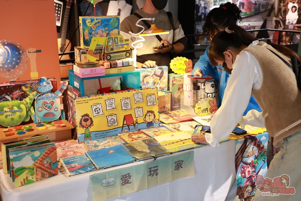 【台南活動】萬國通路行李箱特賣會X冬日野營夢幻嘉年華:太空人現身送氣球、旋轉木馬+雪花秀,假日限定登場~ 【台南活動】萬國通路行李箱特賣會X冬日野營夢幻嘉年華:太空人現身送氣球、旋轉木馬+雪花秀,假日限定登場~