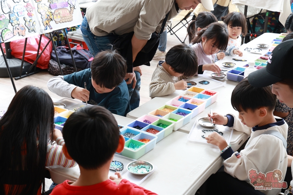 【台南活動】萬國通路行李箱特賣會X冬日野營夢幻嘉年華:太空人現身送氣球、旋轉木馬+雪花秀,假日限定登場~ 【台南活動】萬國通路行李箱特賣會X冬日野營夢幻嘉年華:太空人現身送氣球、旋轉木馬+雪花秀,假日限定登場~