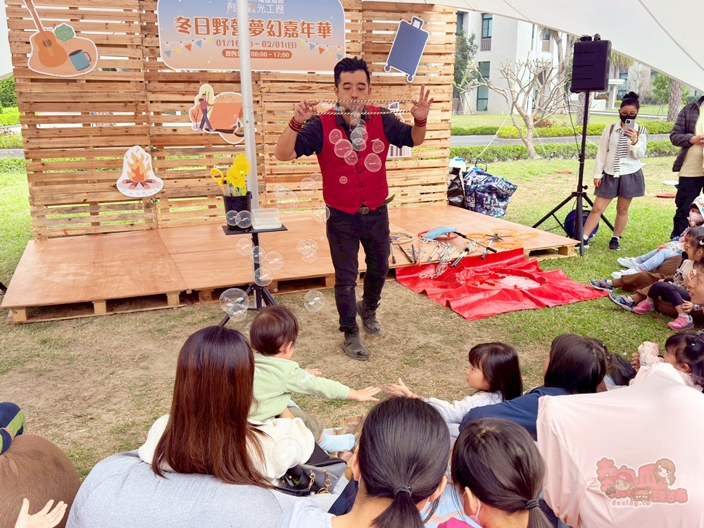 【台南活動】萬國通路行李箱特賣會X冬日野營夢幻嘉年華:太空人現身送氣球、旋轉木馬+雪花秀,假日限定登場~ 【台南活動】萬國通路行李箱特賣會X冬日野營夢幻嘉年華:太空人現身送氣球、旋轉木馬+雪花秀,假日限定登場~