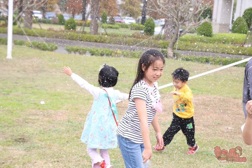 【台南活動】萬國通路行李箱特賣會X冬日野營夢幻嘉年華:太空人現身送氣球、旋轉木馬+雪花秀,假日限定登場~ 【台南活動】萬國通路行李箱特賣會X冬日野營夢幻嘉年華:太空人現身送氣球、旋轉木馬+雪花秀,假日限定登場~