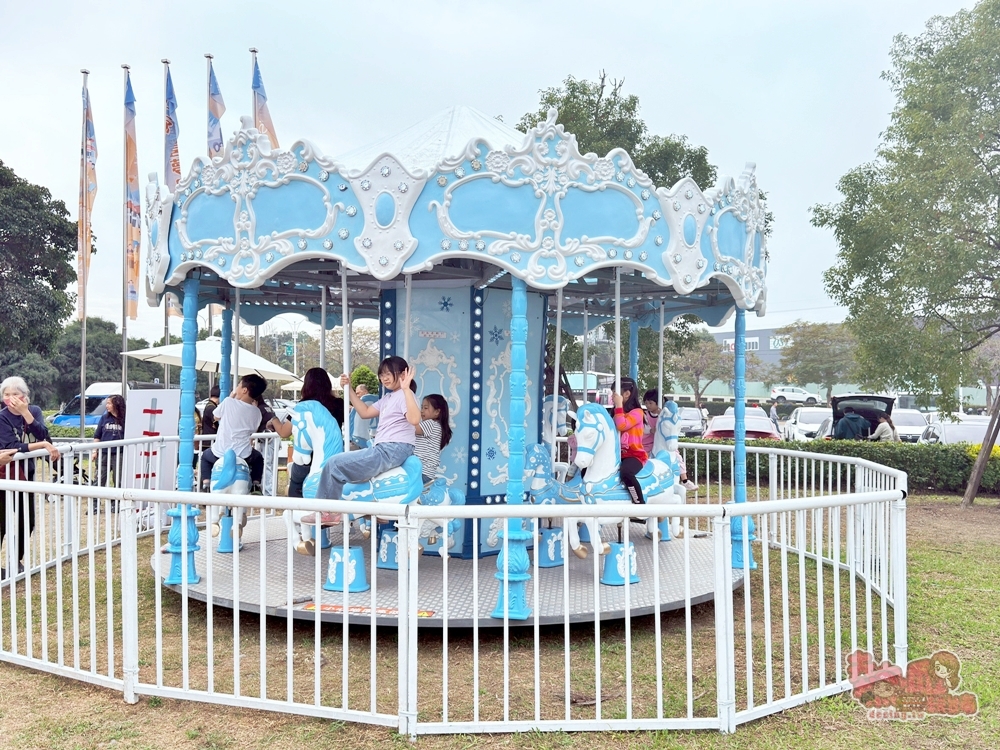 【台南活動】萬國通路行李箱特賣會X冬日野營夢幻嘉年華:太空人現身送氣球、旋轉木馬+雪花秀,假日限定登場~ 【台南活動】萬國通路行李箱特賣會X冬日野營夢幻嘉年華:太空人現身送氣球、旋轉木馬+雪花秀,假日限定登場~