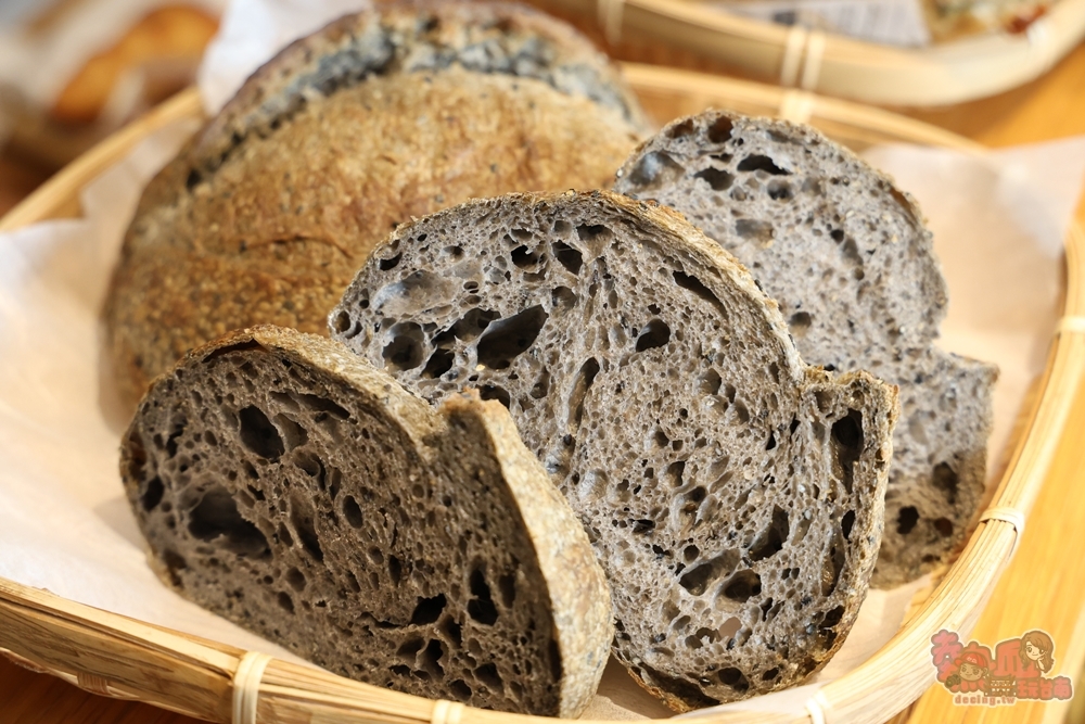 【台南麵包店】謝謝丞食甜點:歸仁低調人氣麵包店,熱賣酸種麵包,大推墨西哥辣椒,藍莓杏仁果,想吃建議先預訂~ 【台南麵包店】謝謝丞食甜點:歸仁低調人氣麵包店,熱賣酸種麵包,大推墨西哥辣椒,藍莓杏仁果,想吃建議先預訂~