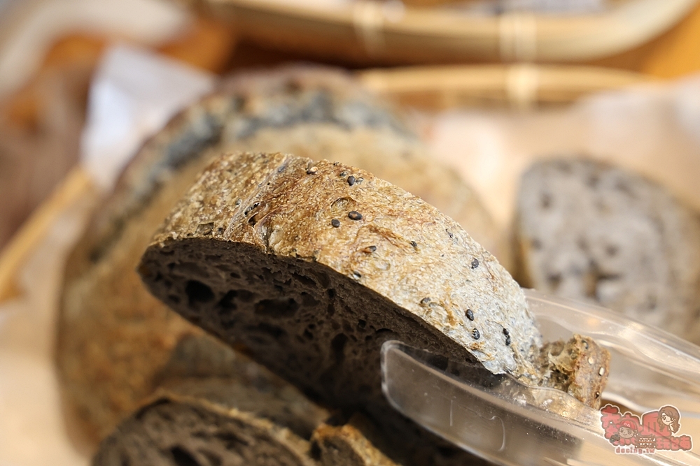 【台南麵包店】謝謝丞食甜點:歸仁低調人氣麵包店,熱賣酸種麵包,大推墨西哥辣椒,藍莓杏仁果,想吃建議先預訂~ 【台南麵包店】謝謝丞食甜點:歸仁低調人氣麵包店,熱賣酸種麵包,大推墨西哥辣椒,藍莓杏仁果,想吃建議先預訂~