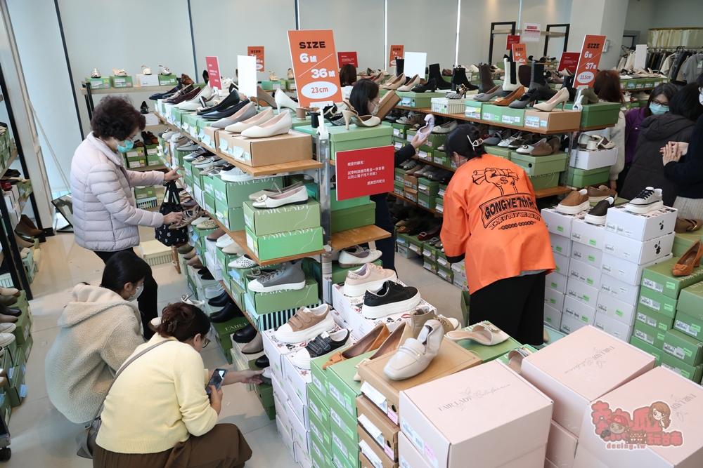 【台南特賣】工業七路7號廠拍:台南最好買的女鞋廠拍,各式專櫃男/女鞋、兒童鞋款,最低百元有找~ 【台南特賣】工業七路7號廠拍:台南最好買的女鞋廠拍,各式專櫃男/女鞋、兒童鞋款,最低百元有找~