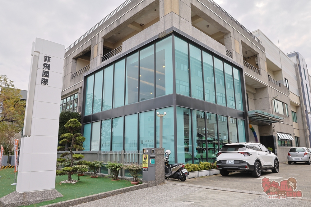 【台南特賣】工業七路7號廠拍:台南最好買的女鞋廠拍,各式專櫃男/女鞋、兒童鞋款,最低百元有找~ 【台南特賣】工業七路7號廠拍:台南最好買的女鞋廠拍,各式專櫃男/女鞋、兒童鞋款,最低百元有找~