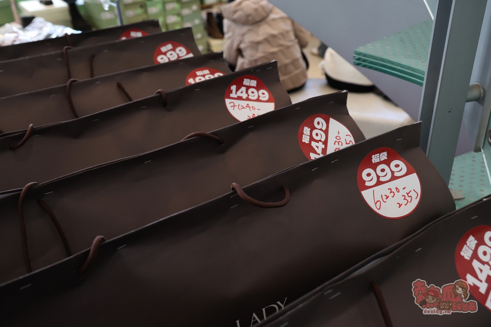 【台南特賣】工業七路7號廠拍:台南最好買的女鞋廠拍,各式專櫃男/女鞋、兒童鞋款,最低百元有找~ 【台南特賣】工業七路7號廠拍:台南最好買的女鞋廠拍,各式專櫃男/女鞋、兒童鞋款,最低百元有找~