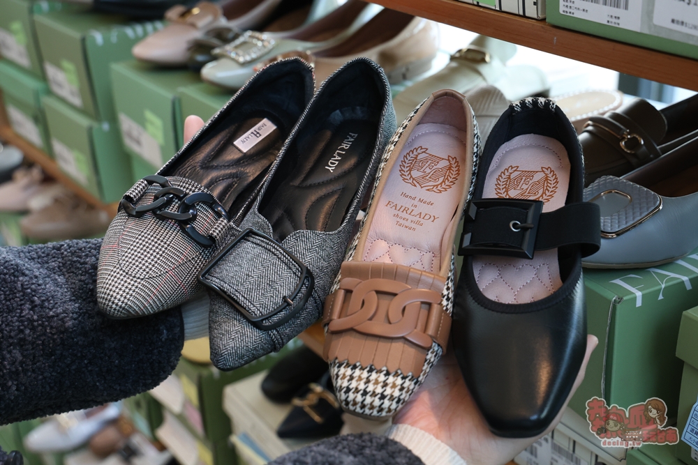 【台南特賣】工業七路7號廠拍:台南最好買的女鞋廠拍,各式專櫃男/女鞋、兒童鞋款,最低百元有找~ 【台南特賣】工業七路7號廠拍:台南最好買的女鞋廠拍,各式專櫃男/女鞋、兒童鞋款,最低百元有找~