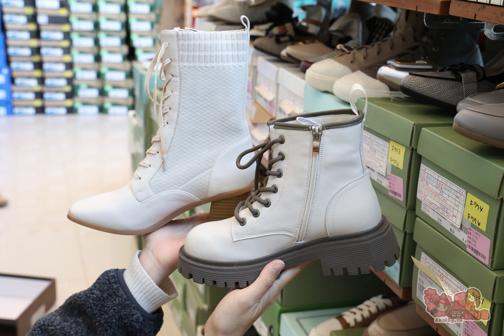 【台南特賣】工業七路7號廠拍:台南最好買的女鞋廠拍,各式專櫃男/女鞋、兒童鞋款,最低百元有找~ 【台南特賣】工業七路7號廠拍:台南最好買的女鞋廠拍,各式專櫃男/女鞋、兒童鞋款,最低百元有找~