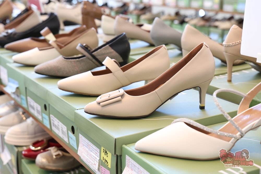 【台南特賣】工業七路7號廠拍:台南最好買的女鞋廠拍,各式專櫃男/女鞋、兒童鞋款,最低百元有找~ 【台南特賣】工業七路7號廠拍:台南最好買的女鞋廠拍,各式專櫃男/女鞋、兒童鞋款,最低百元有找~