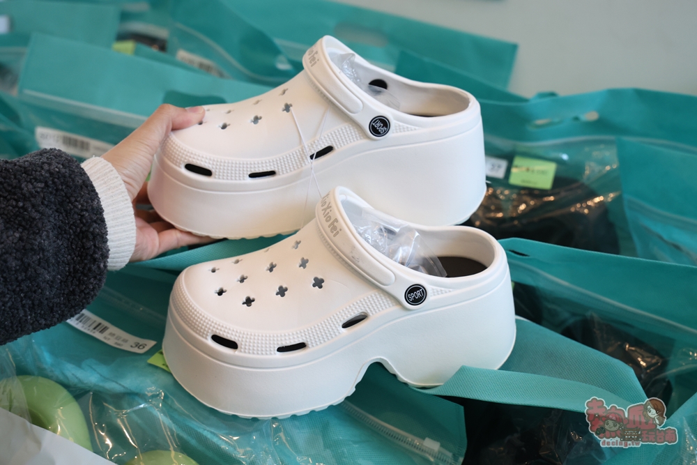 【台南特賣】工業七路7號廠拍:台南最好買的女鞋廠拍,各式專櫃男/女鞋、兒童鞋款,最低百元有找~ 【台南特賣】工業七路7號廠拍:台南最好買的女鞋廠拍,各式專櫃男/女鞋、兒童鞋款,最低百元有找~