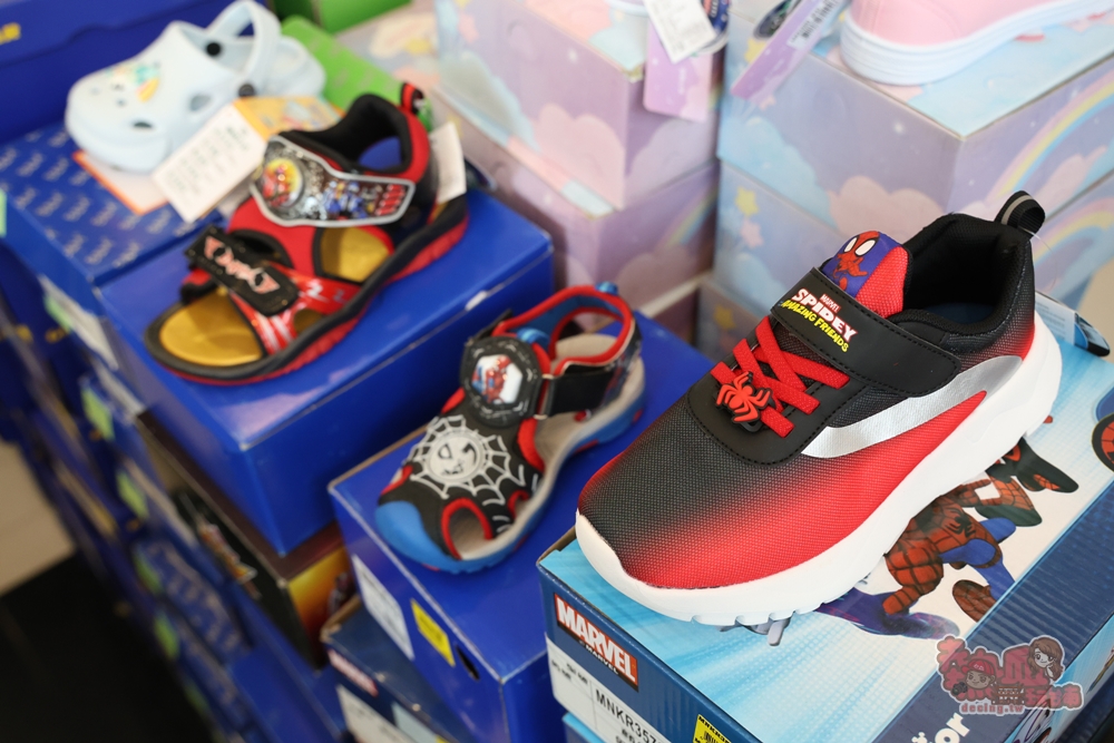 【台南特賣】工業七路7號廠拍:台南最好買的女鞋廠拍,各式專櫃男/女鞋、兒童鞋款,最低百元有找~ 【台南特賣】工業七路7號廠拍:台南最好買的女鞋廠拍,各式專櫃男/女鞋、兒童鞋款,最低百元有找~