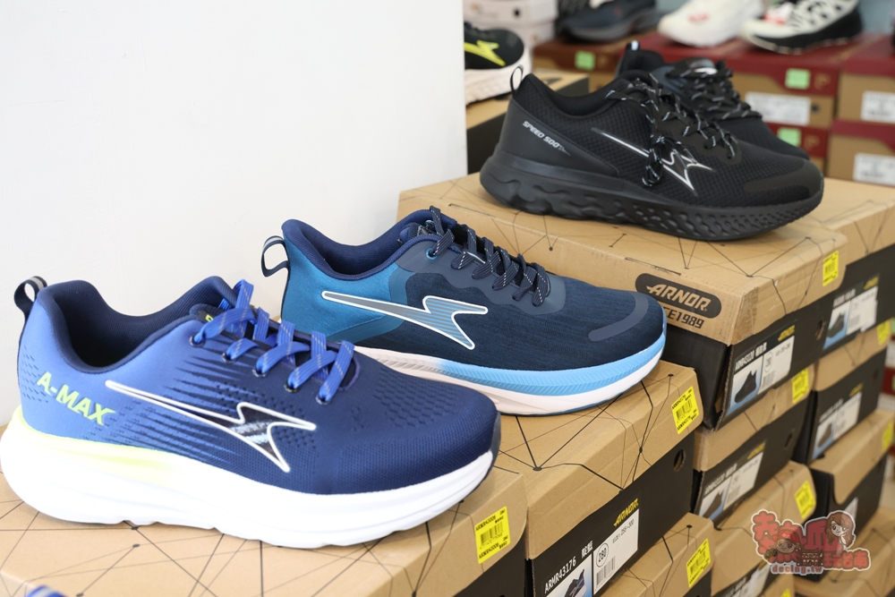 【台南特賣】工業七路7號廠拍:台南最好買的女鞋廠拍,各式專櫃男/女鞋、兒童鞋款,最低百元有找~ 【台南特賣】工業七路7號廠拍:台南最好買的女鞋廠拍,各式專櫃男/女鞋、兒童鞋款,最低百元有找~