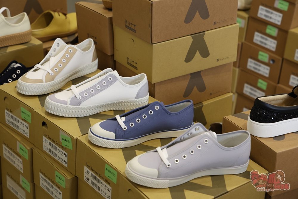 【台南特賣】工業七路7號廠拍:台南最好買的女鞋廠拍,各式專櫃男/女鞋、兒童鞋款,最低百元有找~ 【台南特賣】工業七路7號廠拍:台南最好買的女鞋廠拍,各式專櫃男/女鞋、兒童鞋款,最低百元有找~