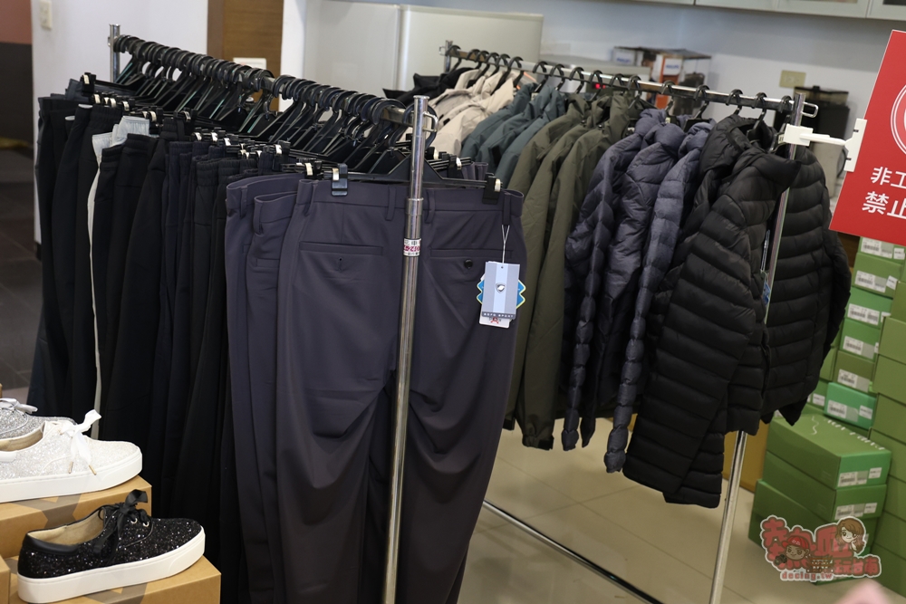 【台南特賣】工業七路7號廠拍:台南最好買的女鞋廠拍,各式專櫃男/女鞋、兒童鞋款,最低百元有找~ 【台南特賣】工業七路7號廠拍:台南最好買的女鞋廠拍,各式專櫃男/女鞋、兒童鞋款,最低百元有找~