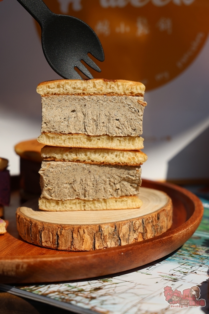 【台南伴手禮】A WEEK pancake手工生乳酪小鬆餅:全台最萌乳酪小鬆餅迎新春,古早味麵茶咬一口爆餡,冰淇淋口感綿密超好吃~ 【台南伴手禮】A WEEK pancake手工生乳酪小鬆餅:全台最萌乳酪小鬆餅迎新春,古早味麵茶咬一口爆餡,冰淇淋口感綿密超好吃~