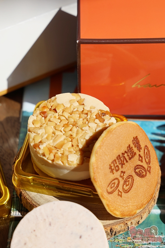 【台南伴手禮】A WEEK pancake手工生乳酪小鬆餅:全台最萌乳酪小鬆餅迎新春,古早味麵茶咬一口爆餡,冰淇淋口感綿密超好吃~ 【台南伴手禮】A WEEK pancake手工生乳酪小鬆餅:全台最萌乳酪小鬆餅迎新春,古早味麵茶咬一口爆餡,冰淇淋口感綿密超好吃~