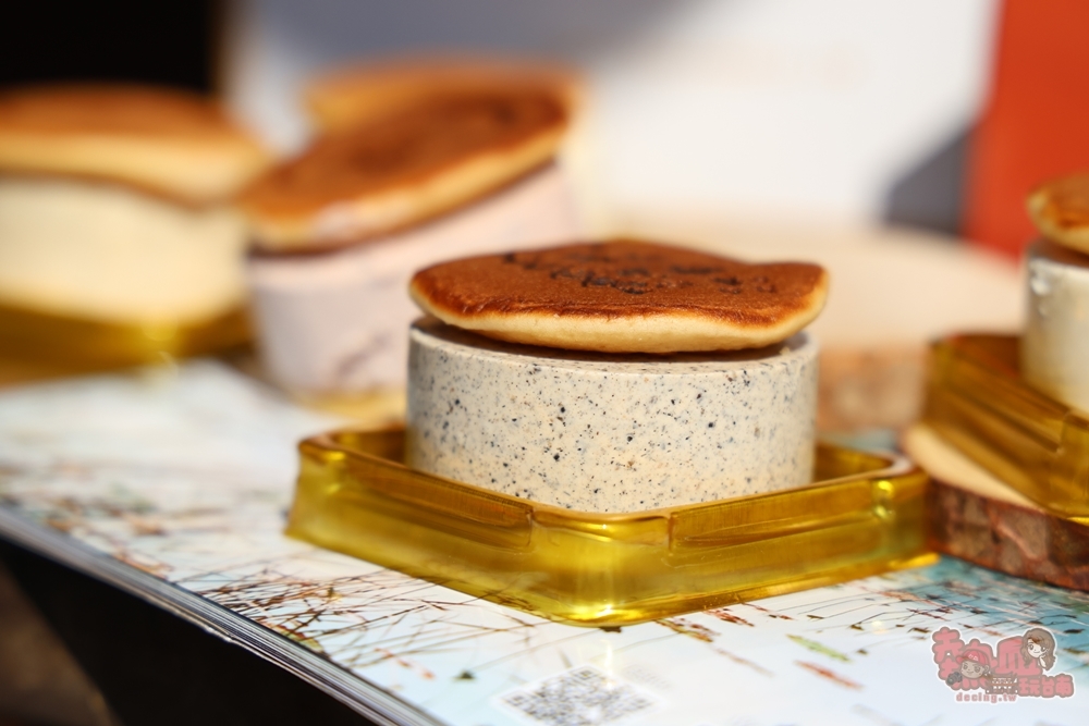 【台南伴手禮】A WEEK pancake手工生乳酪小鬆餅:全台最萌乳酪小鬆餅迎新春,古早味麵茶咬一口爆餡,冰淇淋口感綿密超好吃~ 【台南伴手禮】A WEEK pancake手工生乳酪小鬆餅:全台最萌乳酪小鬆餅迎新春,古早味麵茶咬一口爆餡,冰淇淋口感綿密超好吃~