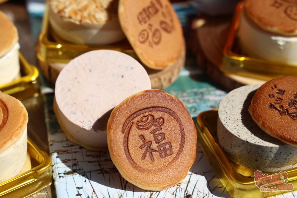 【台南伴手禮】A WEEK pancake手工生乳酪小鬆餅:全台最萌乳酪小鬆餅迎新春,古早味麵茶咬一口爆餡,冰淇淋口感綿密超好吃~ 【台南伴手禮】A WEEK pancake手工生乳酪小鬆餅:全台最萌乳酪小鬆餅迎新春,古早味麵茶咬一口爆餡,冰淇淋口感綿密超好吃~