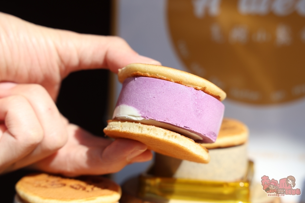 【台南伴手禮】A WEEK pancake手工生乳酪小鬆餅:全台最萌乳酪小鬆餅迎新春,古早味麵茶咬一口爆餡,冰淇淋口感綿密超好吃~ 【台南伴手禮】A WEEK pancake手工生乳酪小鬆餅:全台最萌乳酪小鬆餅迎新春,古早味麵茶咬一口爆餡,冰淇淋口感綿密超好吃~