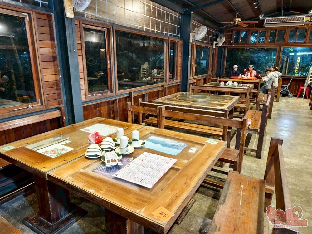 【台南美食】岩頂自然休閒坊:關子嶺桶仔雞吃這家,預約就送一整壺百香果汁,大推必點雞汁燉粥,兩人也好點菜~ 【台南美食】岩頂自然休閒坊:關子嶺桶仔雞吃這家,預約就送一整壺百香果汁,大推必點雞汁燉粥,兩人也好點菜~