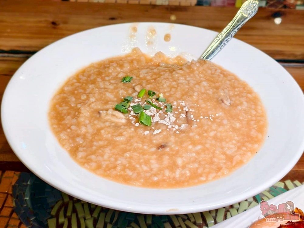 【台南美食】岩頂自然休閒坊:關子嶺桶仔雞吃這家,預約就送一整壺百香果汁,大推必點雞汁燉粥,兩人也好點菜~ 【台南美食】岩頂自然休閒坊:關子嶺桶仔雞吃這家,預約就送一整壺百香果汁,大推必點雞汁燉粥,兩人也好點菜~