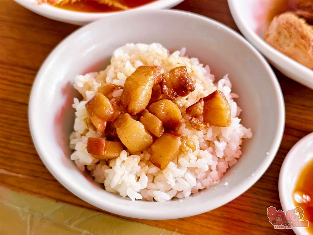 【台南美食】阿茶肉燥飯:肉燥飯只要15元,鹹粥更只要50元,平價版虱目魚大餐,堪稱台南最佛心~ 【台南美食】阿茶肉燥飯:肉燥飯只要15元,鹹粥更只要50元,平價版虱目魚大餐,堪稱台南最佛心~