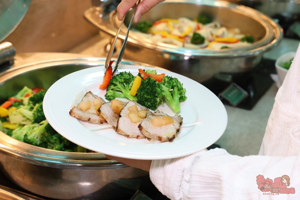 【台南吃到飽】臺邦商旅帕莎西餐廳:早午餐吃到飽推出六大主題餐食天天換,日式/南洋/歐式等,竟然只要500元有找就能吃到~ 【台南吃到飽】臺邦商旅帕莎西餐廳:早午餐吃到飽推出六大主題餐食天天換,日式/南洋/歐式等,竟然只要500元有找就能吃到~