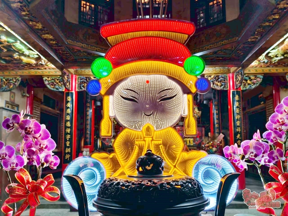 【台南燈會】2026海安燈會:300年老廟前的廟埕燈會,近千盞燈籠真的太美了,敲鐘祈福還能免費喝杏仁茶~ 【台南燈會】2026海安燈會:300年老廟前的廟埕燈會,近千盞燈籠真的太美了,敲鐘祈福還能免費喝杏仁茶~