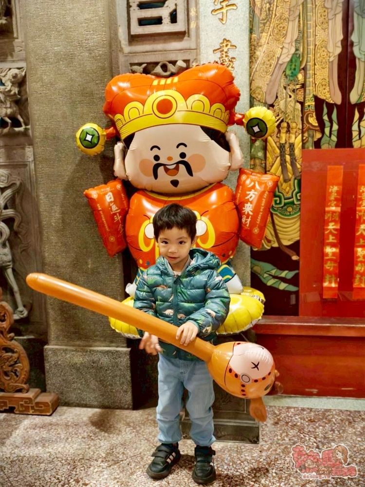 【台南燈會】2026海安燈會:300年老廟前的廟埕燈會,近千盞燈籠真的太美了,敲鐘祈福還能免費喝杏仁茶~ 【台南燈會】2026海安燈會:300年老廟前的廟埕燈會,近千盞燈籠真的太美了,敲鐘祈福還能免費喝杏仁茶~