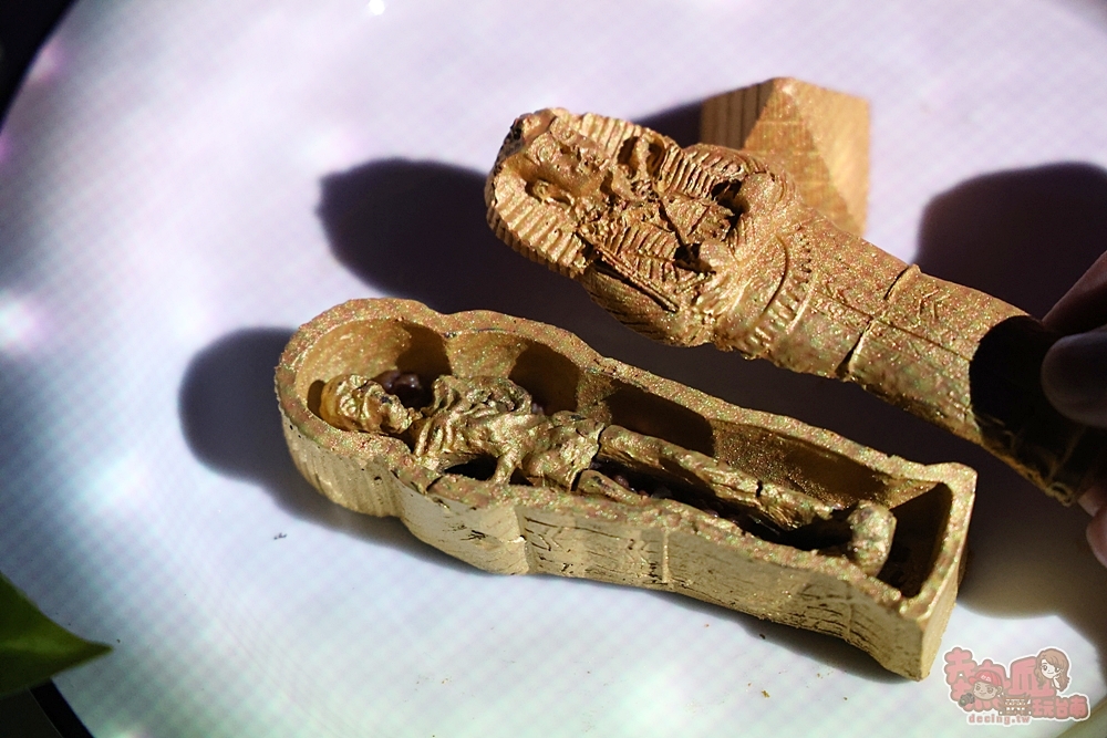 【台南甜點】埃及法老巧克力:埃及法老,金字塔化身巧克力,以金箔打造吸睛造型,氣派感十足啊~ 【台南甜點】埃及法老巧克力:埃及法老,金字塔化身巧克力,以金箔打造吸睛造型,氣派感十足啊~