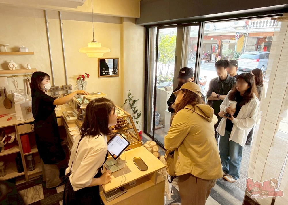 【台南甜點】ByJane 簡比利時鬆餅:還沒開門就大排長龍的鬆餅店,就藏身在安平住宅區裡頭~ 【台南甜點】ByJane 簡比利時鬆餅:還沒開門就大排長龍的鬆餅店,就藏身在安平住宅區裡頭~