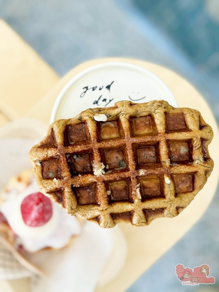 【台南甜點】ByJane 簡比利時鬆餅:還沒開門就大排長龍的鬆餅店,就藏身在安平住宅區裡頭~ 【台南甜點】ByJane 簡比利時鬆餅:還沒開門就大排長龍的鬆餅店,就藏身在安平住宅區裡頭~