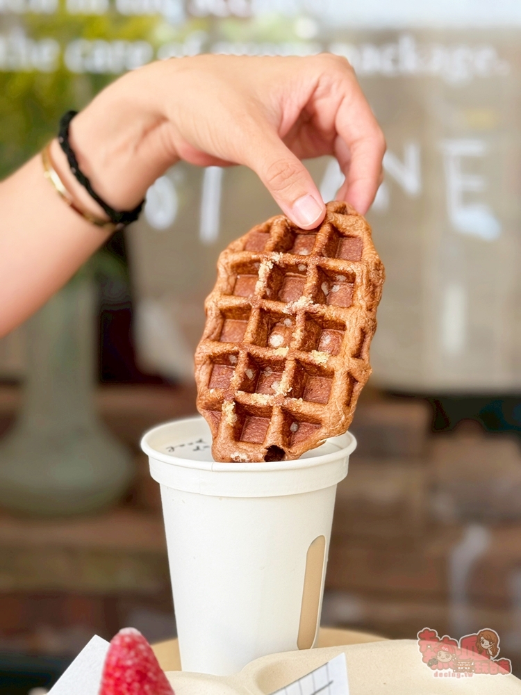 【台南甜點】ByJane 簡比利時鬆餅:還沒開門就大排長龍的鬆餅店,就藏身在安平住宅區裡頭~ 【台南甜點】ByJane 簡比利時鬆餅:還沒開門就大排長龍的鬆餅店,就藏身在安平住宅區裡頭~