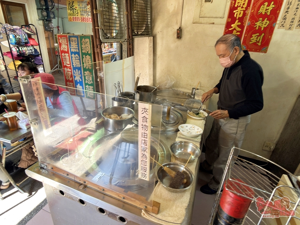 【台南美食】藏在水仙宮市場的無名鍋燒意麵,30年老店的古早味,份量多又很實在~ 【台南美食】藏在水仙宮市場的無名鍋燒意麵,30年老店的古早味,份量多又很實在~