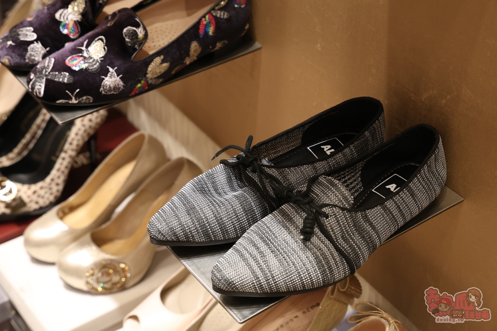 【台南特賣】洒落森林極緻鞋館春季零碼特賣,萬件百貨專櫃女鞋,一站購足穿搭,鞋款最低只要990 【台南特賣】洒落森林極緻鞋館春季零碼特賣,萬件百貨專櫃女鞋,一站購足穿搭,鞋款最低只要990