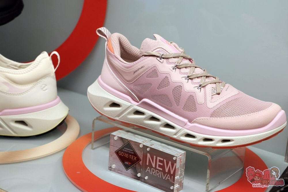 【台南特賣】洒落森林極緻鞋館春季零碼特賣,萬件百貨專櫃女鞋,一站購足穿搭,鞋款最低只要990 【台南特賣】洒落森林極緻鞋館春季零碼特賣,萬件百貨專櫃女鞋,一站購足穿搭,鞋款最低只要990