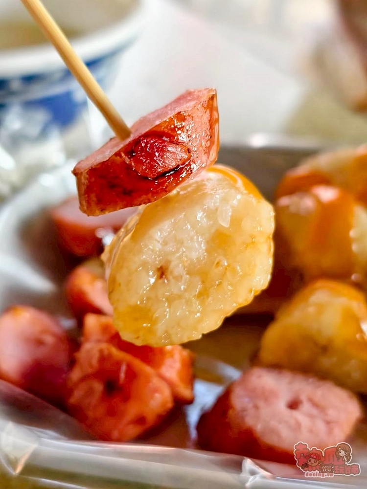 【台南美食】林森路大腸香腸關東煮:東區人的深夜食堂,必點炭烤黑輪尬甜不辣~ 【台南美食】林森路大腸香腸關東煮:東區人的深夜食堂,必點炭烤黑輪尬甜不辣~