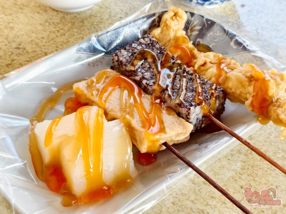 【台南美食】林森路大腸香腸關東煮:東區人的深夜食堂,必點炭烤黑輪尬甜不辣~ 【台南美食】林森路大腸香腸關東煮:東區人的深夜食堂,必點炭烤黑輪尬甜不辣~