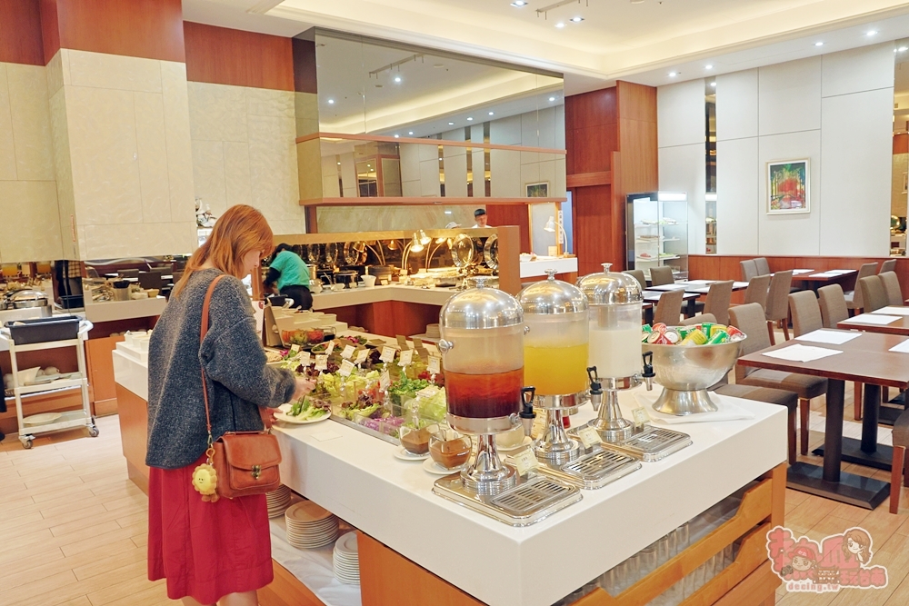 【台南吃到飽】富信大飯店:500元有找,CP值最高早午餐吃到飽,現沖牛肉湯,牛排任你吃,一周只有營業假日兩天~ 【台南吃到飽】富信大飯店:500元有找,CP值最高早午餐吃到飽,現沖牛肉湯,牛排任你吃,一周只有營業假日兩天~