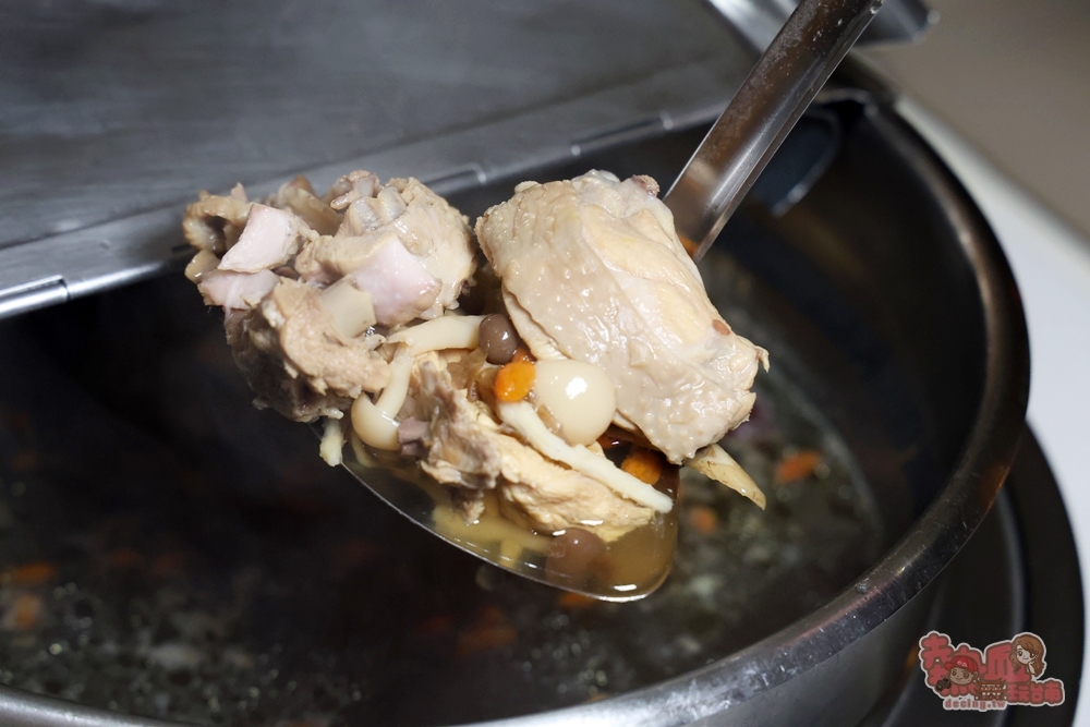 【台南吃到飽】富信大飯店:500元有找,CP值最高早午餐吃到飽,現沖牛肉湯,牛排任你吃,一周只有營業假日兩天~ 【台南吃到飽】富信大飯店:500元有找,CP值最高早午餐吃到飽,現沖牛肉湯,牛排任你吃,一周只有營業假日兩天~