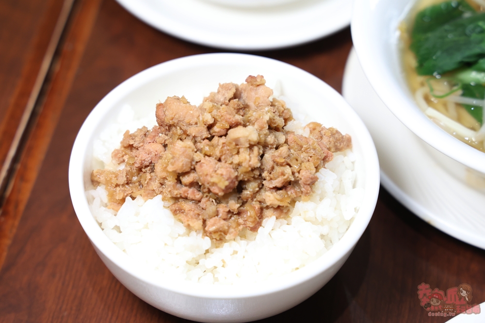 【台南吃到飽】富信大飯店:500元有找,CP值最高早午餐吃到飽,現沖牛肉湯,牛排任你吃,一周只有營業假日兩天~ 【台南吃到飽】富信大飯店:500元有找,CP值最高早午餐吃到飽,現沖牛肉湯,牛排任你吃,一周只有營業假日兩天~