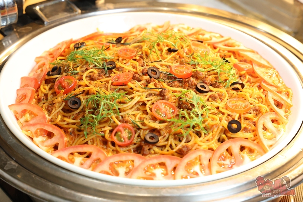 【台南吃到飽】富信大飯店:500元有找,CP值最高早午餐吃到飽,現沖牛肉湯,牛排任你吃,一周只有營業假日兩天~ 【台南吃到飽】富信大飯店:500元有找,CP值最高早午餐吃到飽,現沖牛肉湯,牛排任你吃,一周只有營業假日兩天~