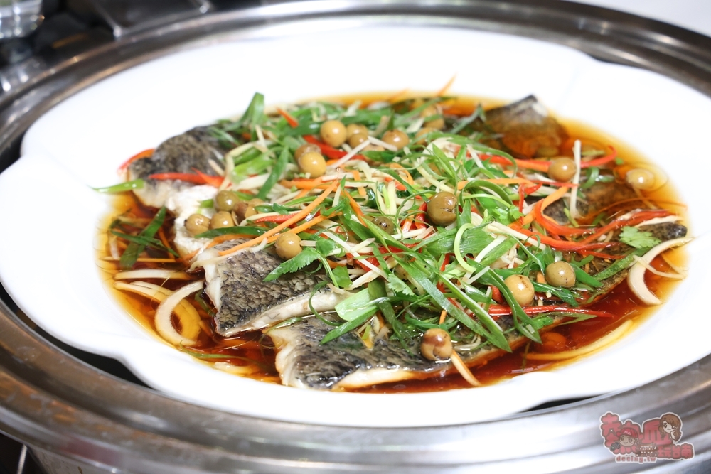 【台南吃到飽】富信大飯店:500元有找,CP值最高早午餐吃到飽,現沖牛肉湯,牛排任你吃,一周只有營業假日兩天~ 【台南吃到飽】富信大飯店:500元有找,CP值最高早午餐吃到飽,現沖牛肉湯,牛排任你吃,一周只有營業假日兩天~