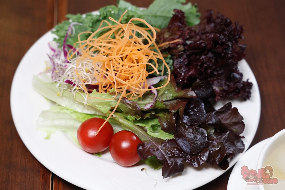 【台南吃到飽】富信大飯店:500元有找,CP值最高早午餐吃到飽,現沖牛肉湯,牛排任你吃,一周只有營業假日兩天~ 【台南吃到飽】富信大飯店:500元有找,CP值最高早午餐吃到飽,現沖牛肉湯,牛排任你吃,一周只有營業假日兩天~