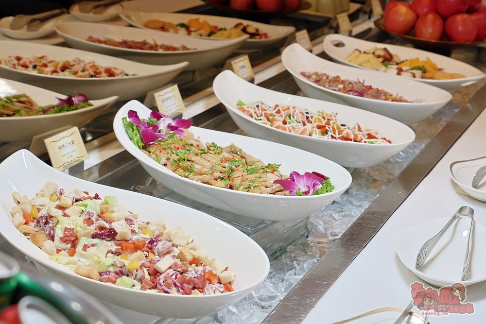 【台南吃到飽】富信大飯店:500元有找,CP值最高早午餐吃到飽,現沖牛肉湯,牛排任你吃,一周只有營業假日兩天~ 【台南吃到飽】富信大飯店:500元有找,CP值最高早午餐吃到飽,現沖牛肉湯,牛排任你吃,一周只有營業假日兩天~